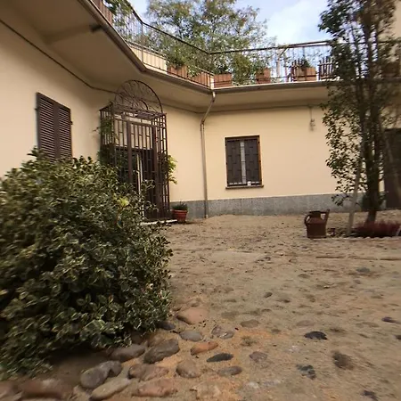 C.A.V. Alloggi Cavour * Valenza